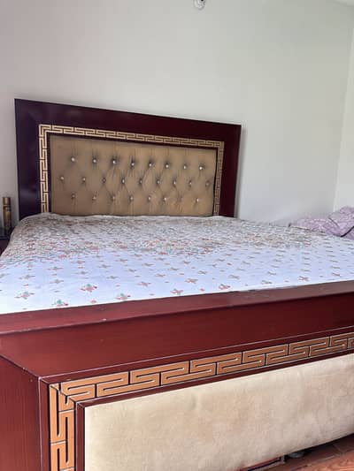 wooden bed set