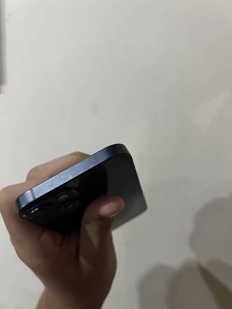 Apple iPhone 14 4