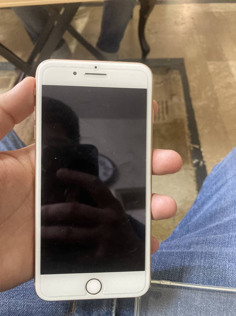 Apple iPhone 8 Plus 1