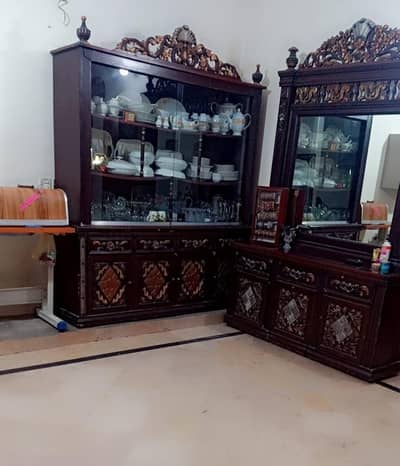 Dressing table or drawers new condition