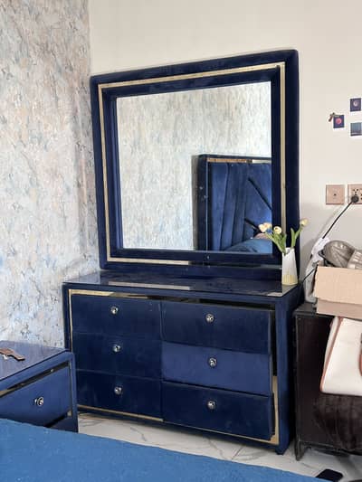 Queen Size Wooden Bed Set with Side Tables & Mirror