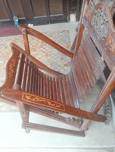 relaxing folding chair for sale in good condition