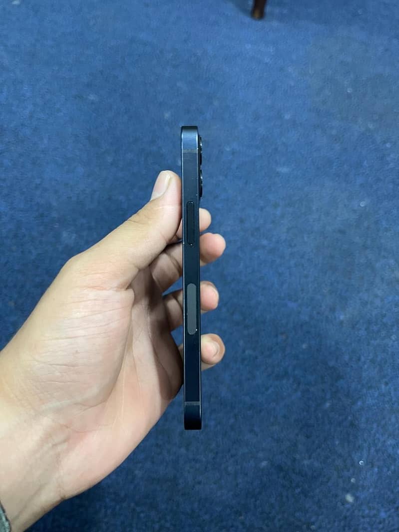 Apple iPhone 12 mini 4