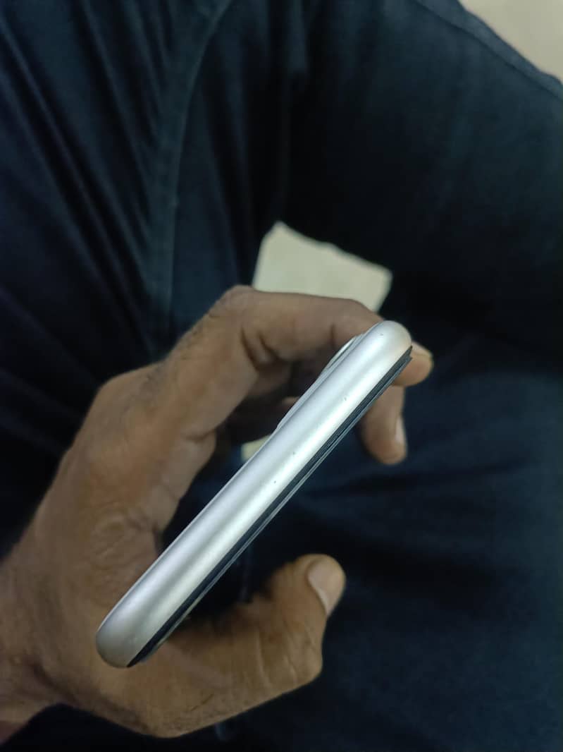 Apple iPhone 11 2