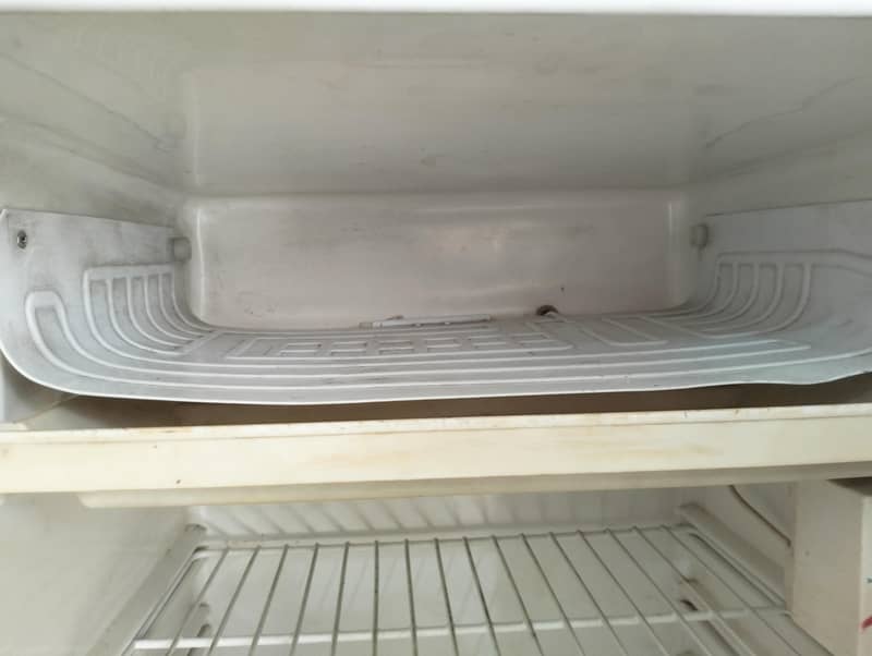 single door small fridge, 3