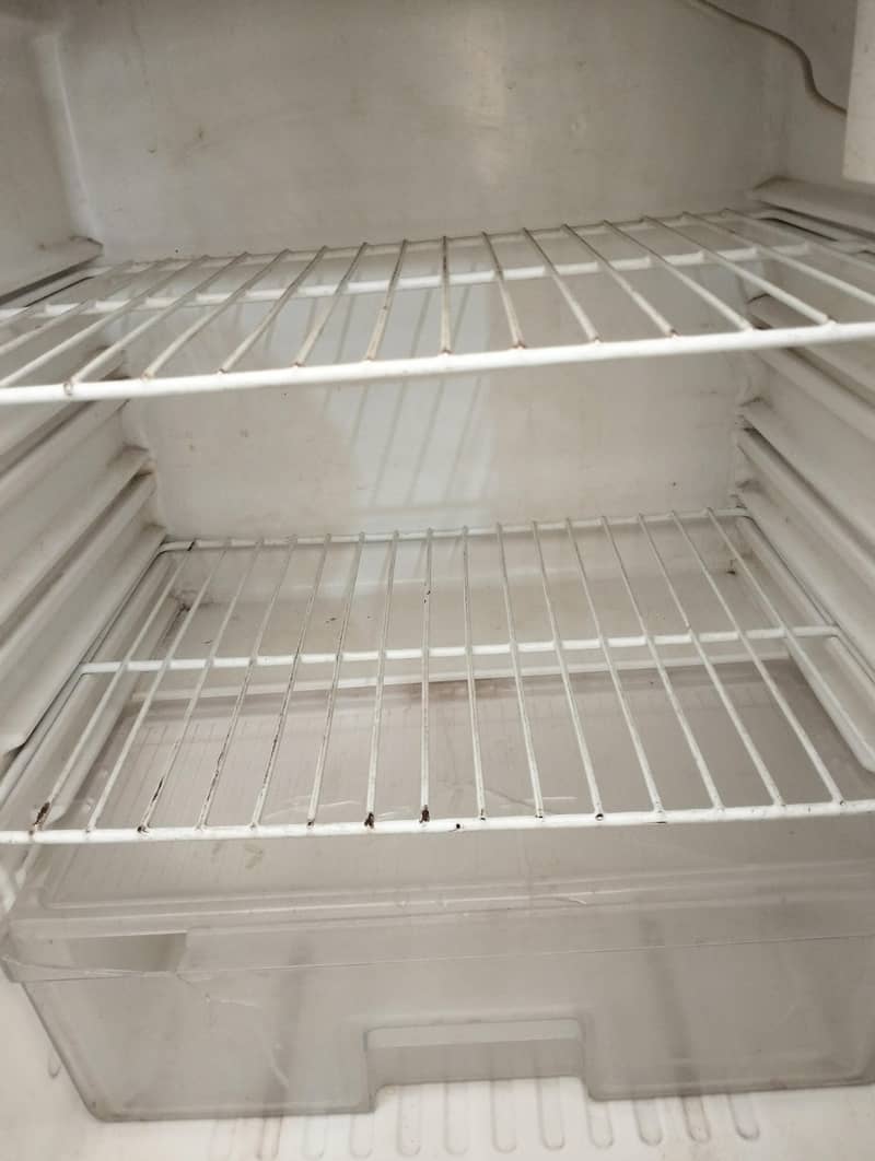 single door small fridge, 4