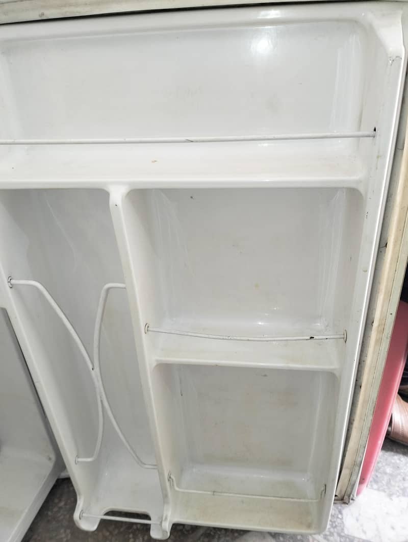 single door small fridge, 5