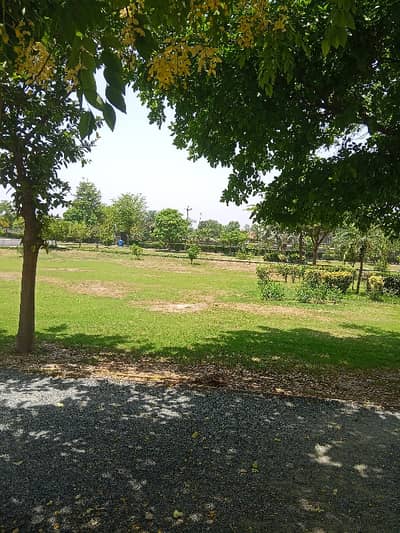 Unoccupied Prime Location Residential Plot Of 5 Marla Is Available For Sale In Paragon City