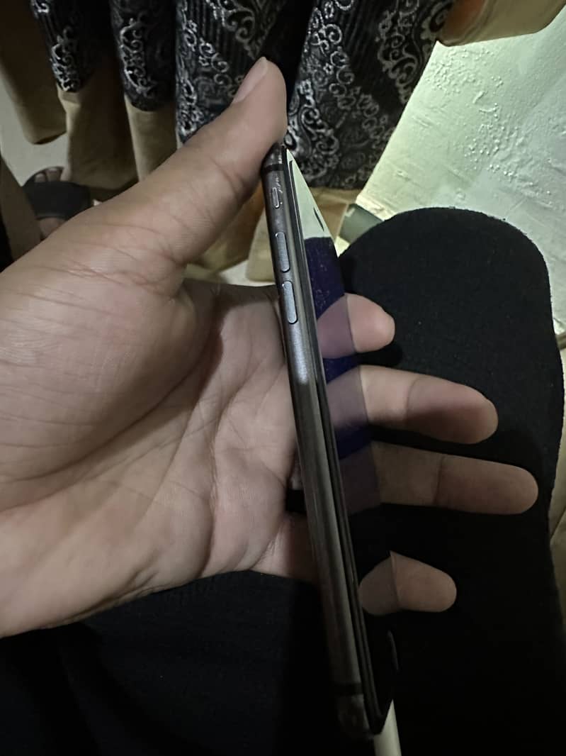 Apple iPhone 8 0