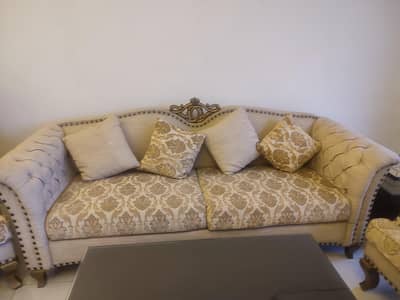 Luxurious 7-seater sofa set