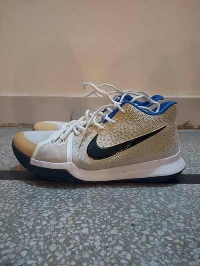 Nike Kyrie 3 Duke Basketball Shoes – Size 44