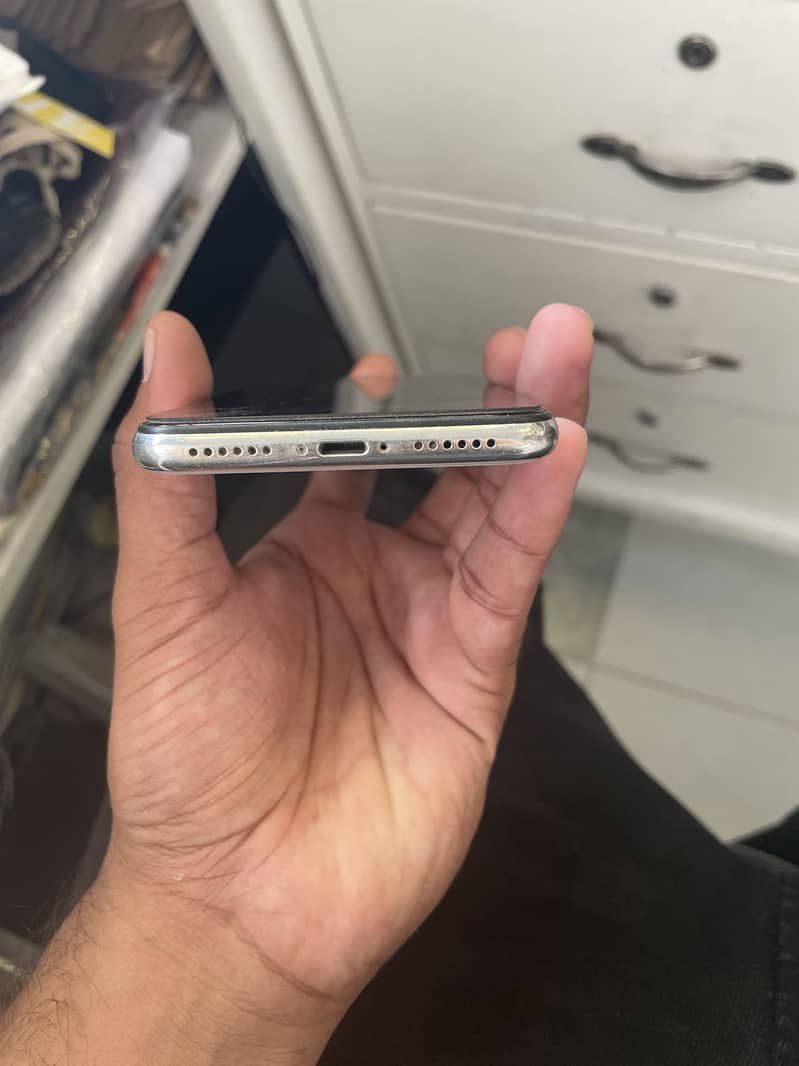 Apple iPhone X 6