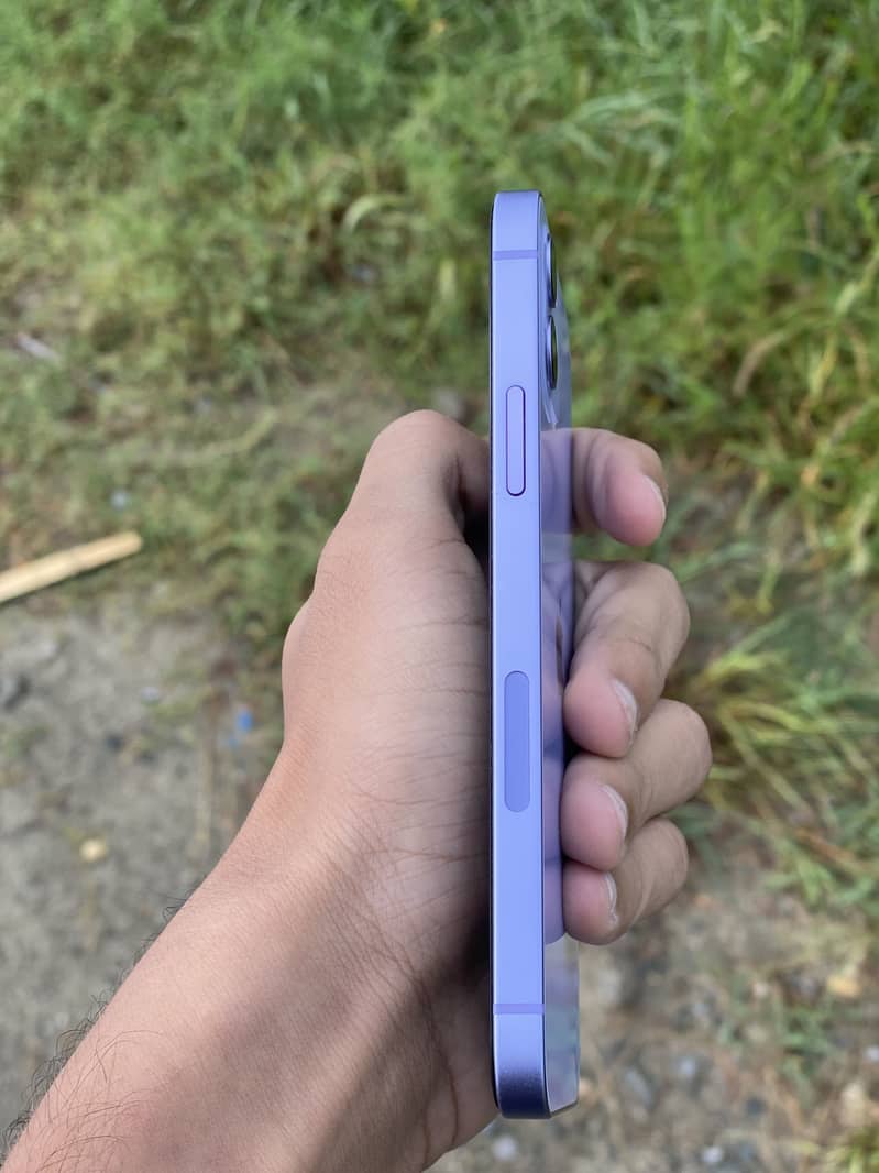 Apple iPhone 12 6