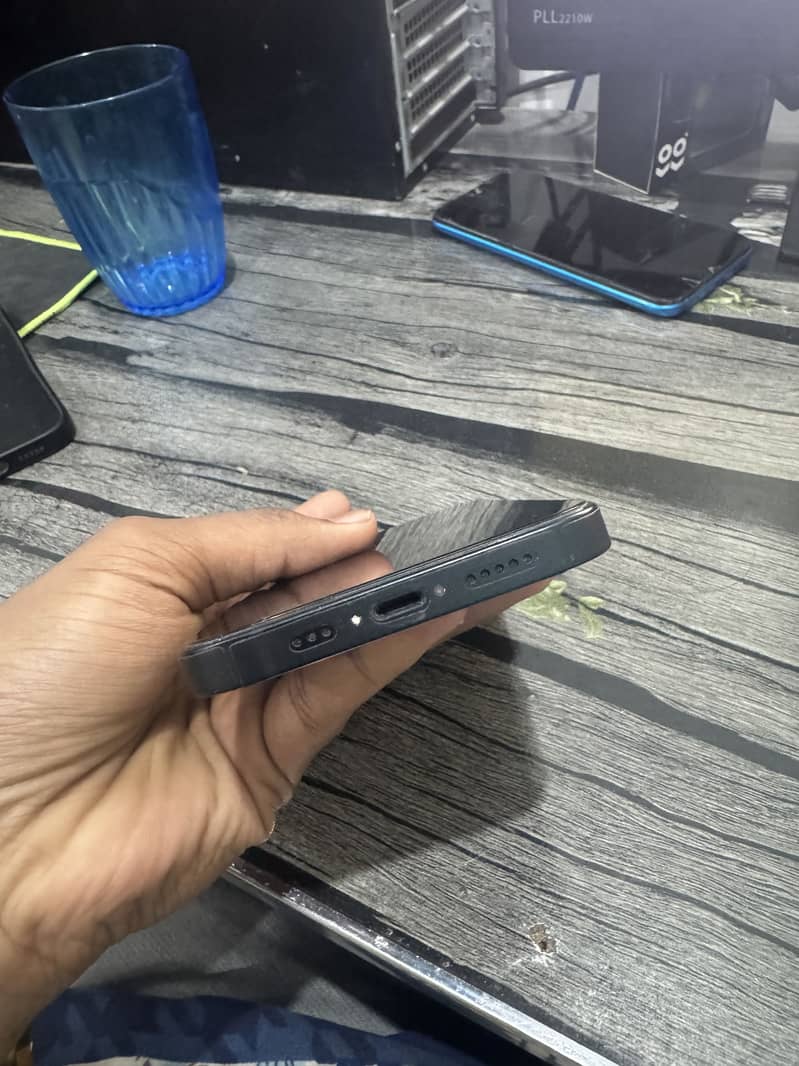 Apple iPhone 13 3