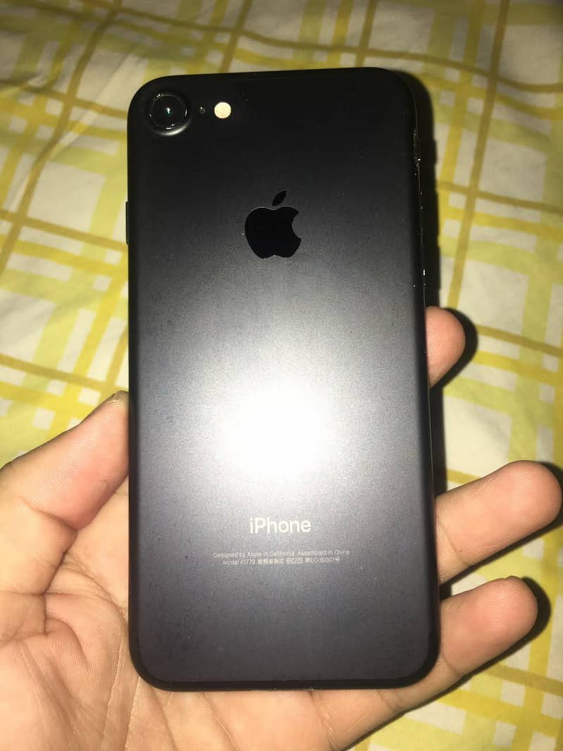 Apple iPhone 7 1