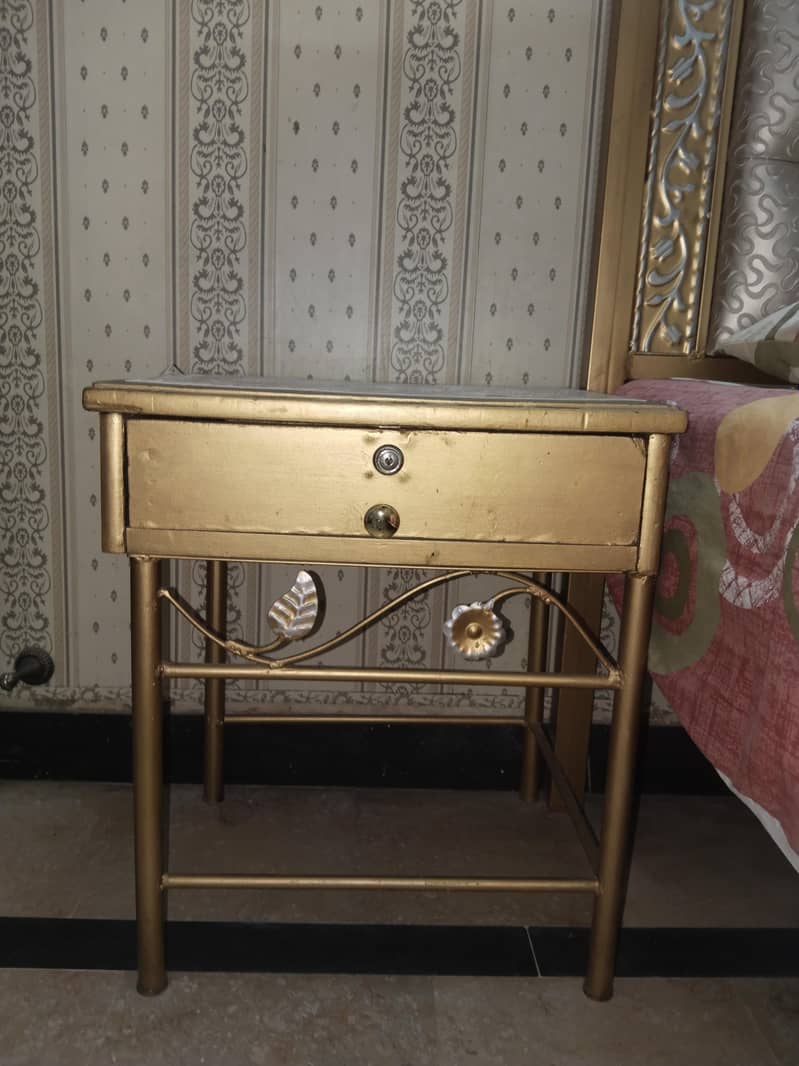 iron bed 2