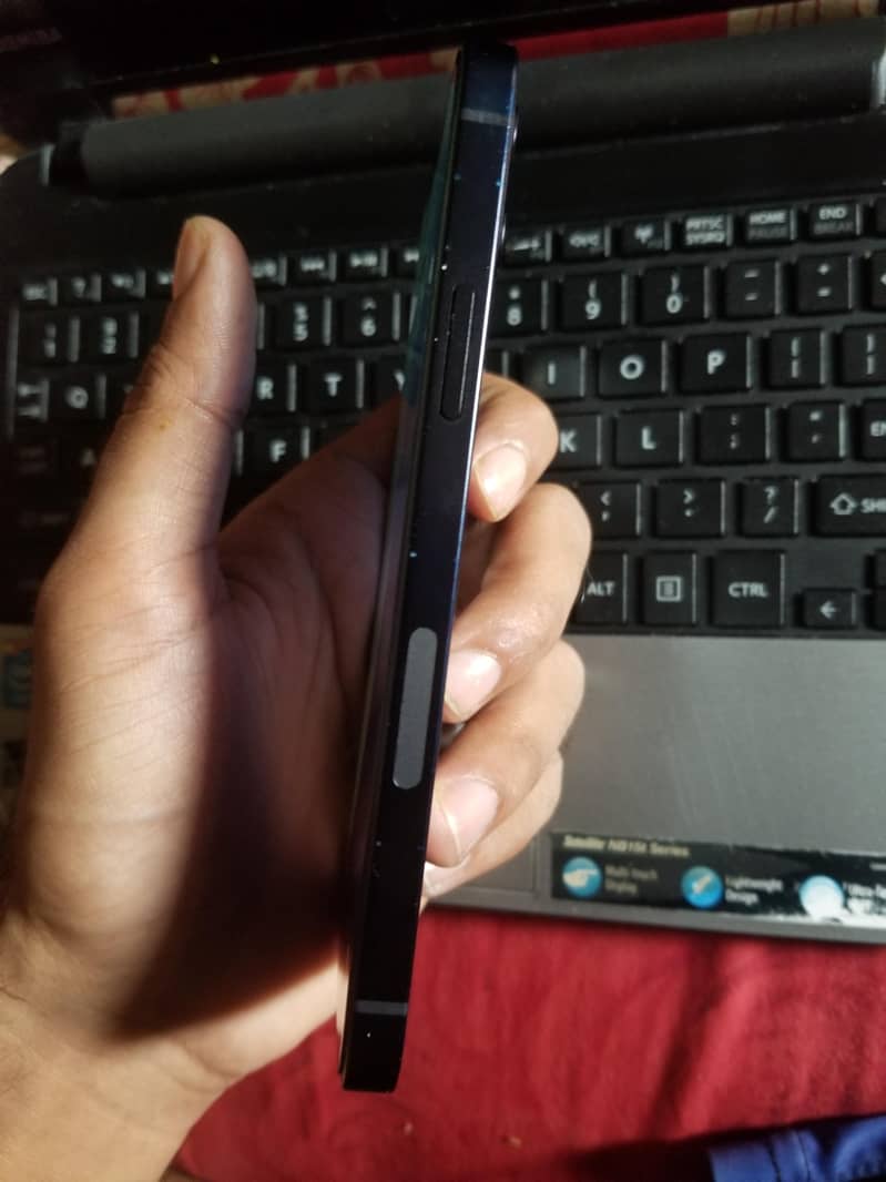 Apple iPhone 12 3