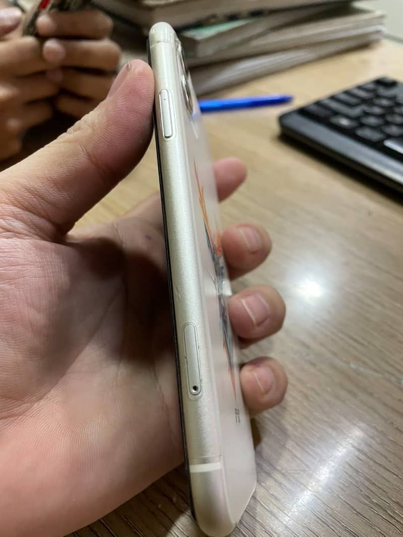 Apple iPhone 11 5