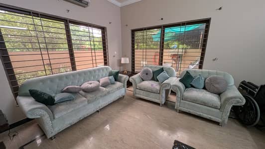 5 Seater Sofa set with cushions