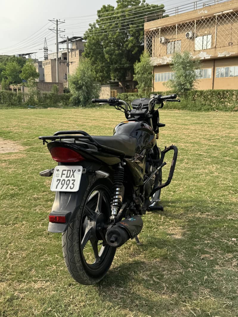 Suzuki GR 150 1