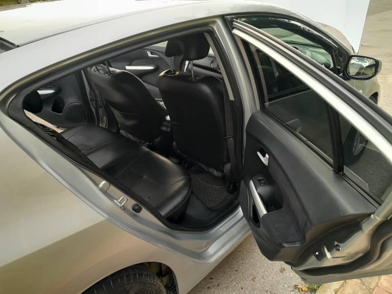 Honda Insight 2012 6