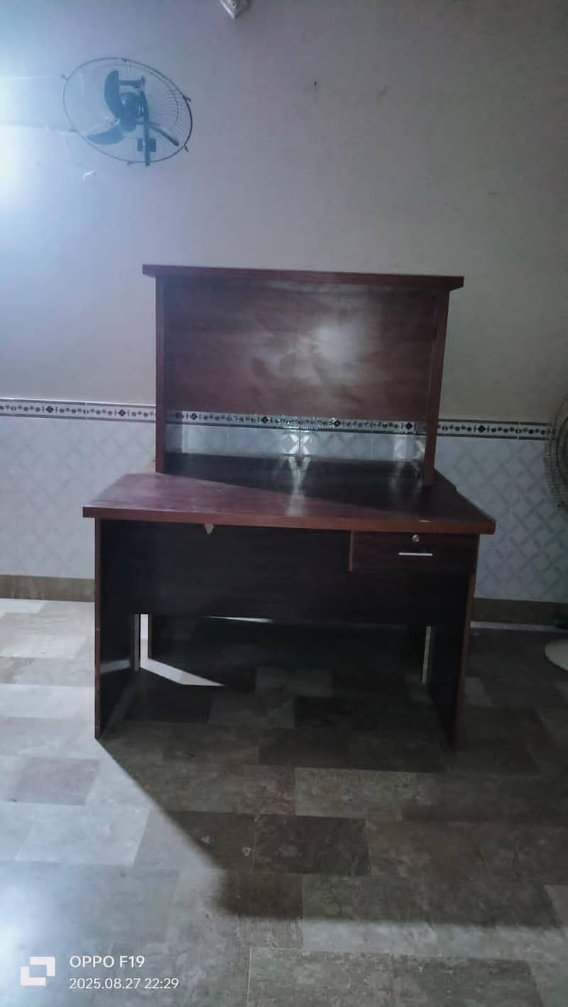 Office laptop Table best condition 0