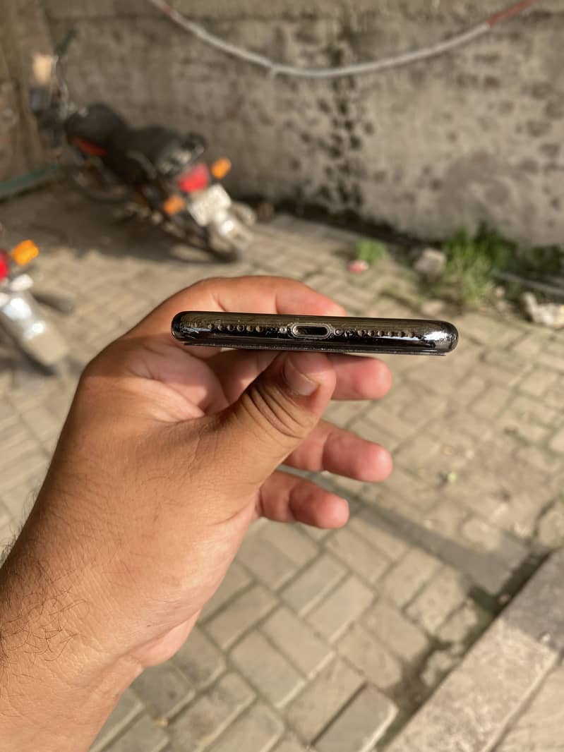 Apple iPhone X 2