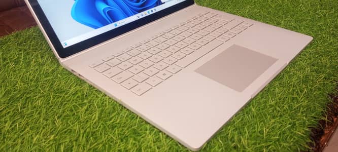 Microsoft Surface Book 2 | Core i5 8th Gen | 4K | 8GB | 256GB NVMe 
