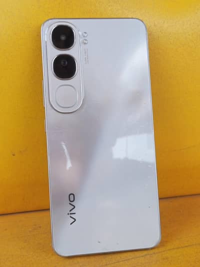 Vivo Y200