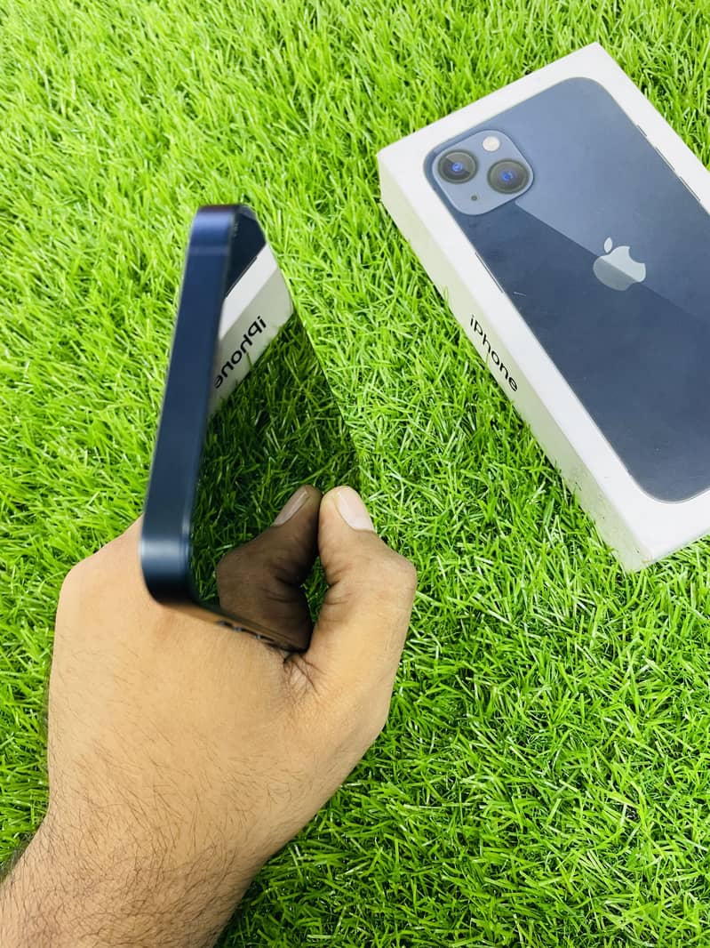 Apple iPhone 13 3