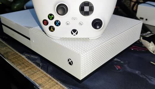 Xbox One S Disc + Digital 512GB - Xbox Series X Wireless Controller