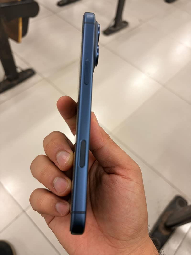 Apple iPhone 17 Pro Max 2
