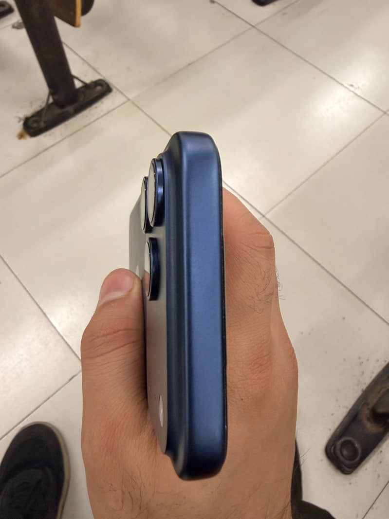 Apple iPhone 17 Pro Max 4