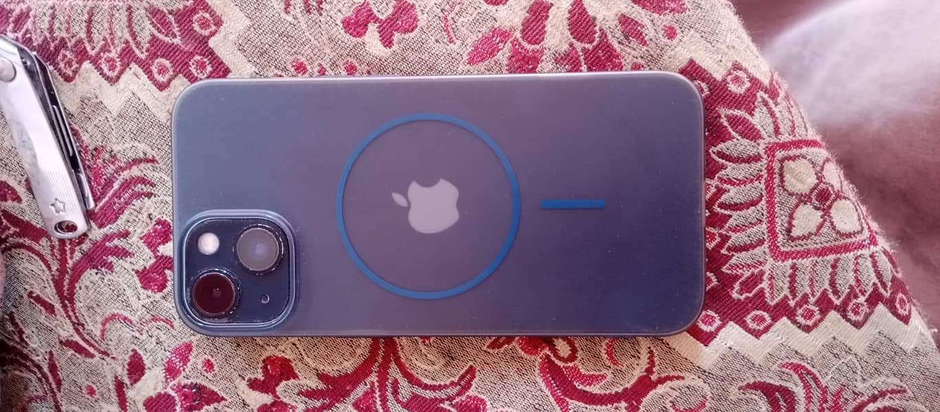 Apple iPhone 13 1