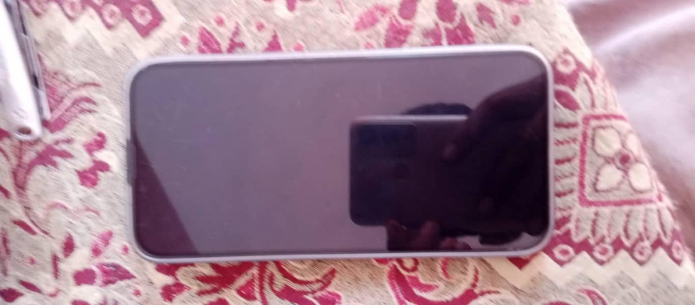 Apple iPhone 13 2