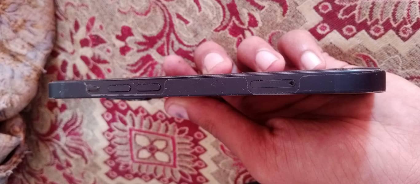 Apple iPhone 13 4