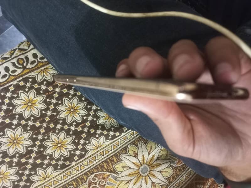 Apple iPhone XS 3
