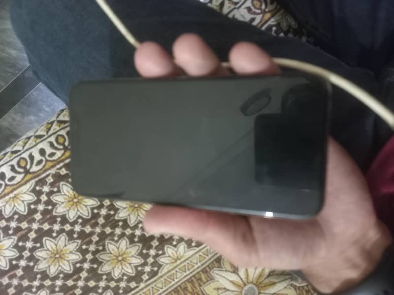 Apple iPhone XS 4