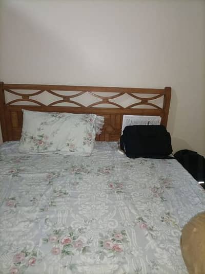 single bed with mattress