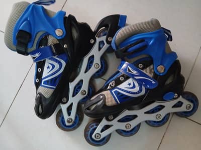 SKATING SHOES EXCELLENT CONDITION