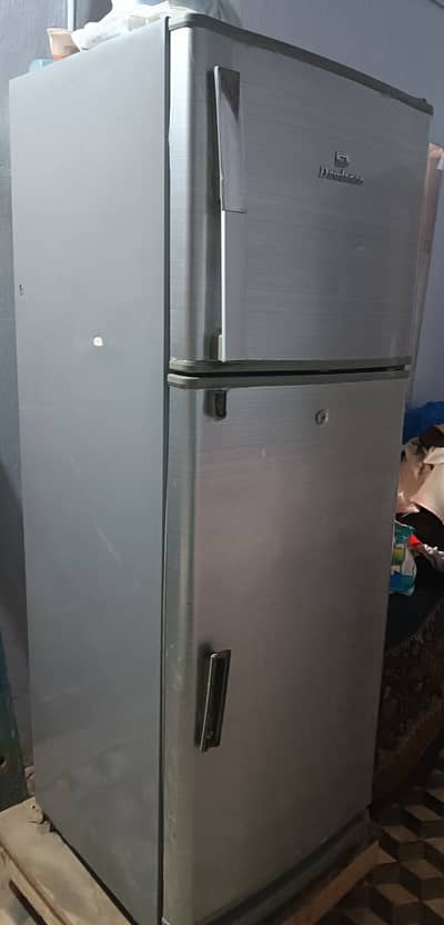 Refrigerators & Freezers / Refrigerators