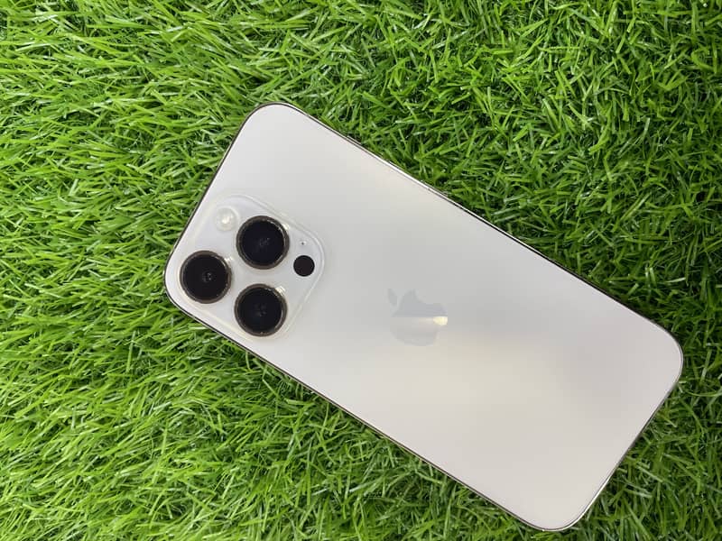 Apple iPhone 14 Pro 0
