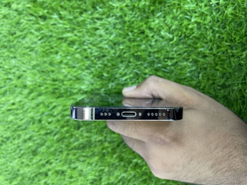 Apple iPhone 14 Pro 1
