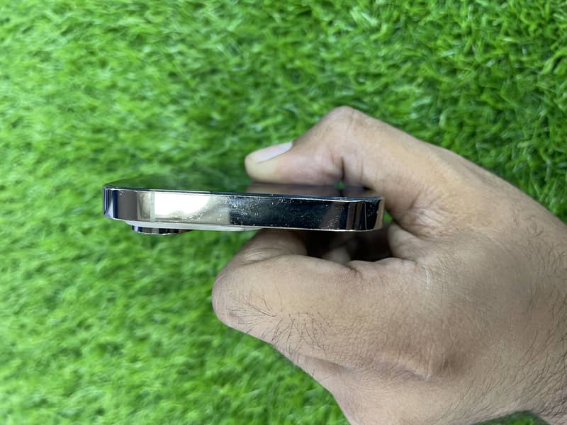 Apple iPhone 14 Pro 3