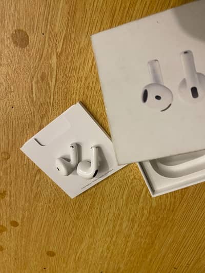 Apple AirPods 4