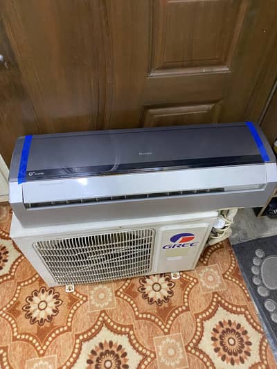 barnd new condition gree DC inverter olny 4 month used 03124119862