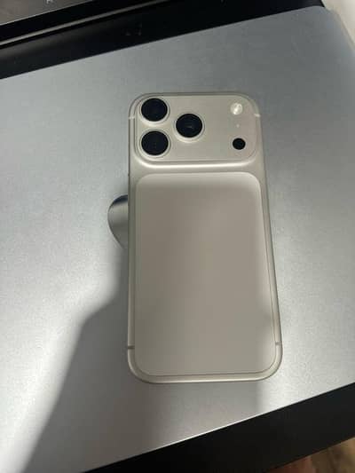 Apple iPhone 17 Pro Max.                          11 12 13 14 15 16 17