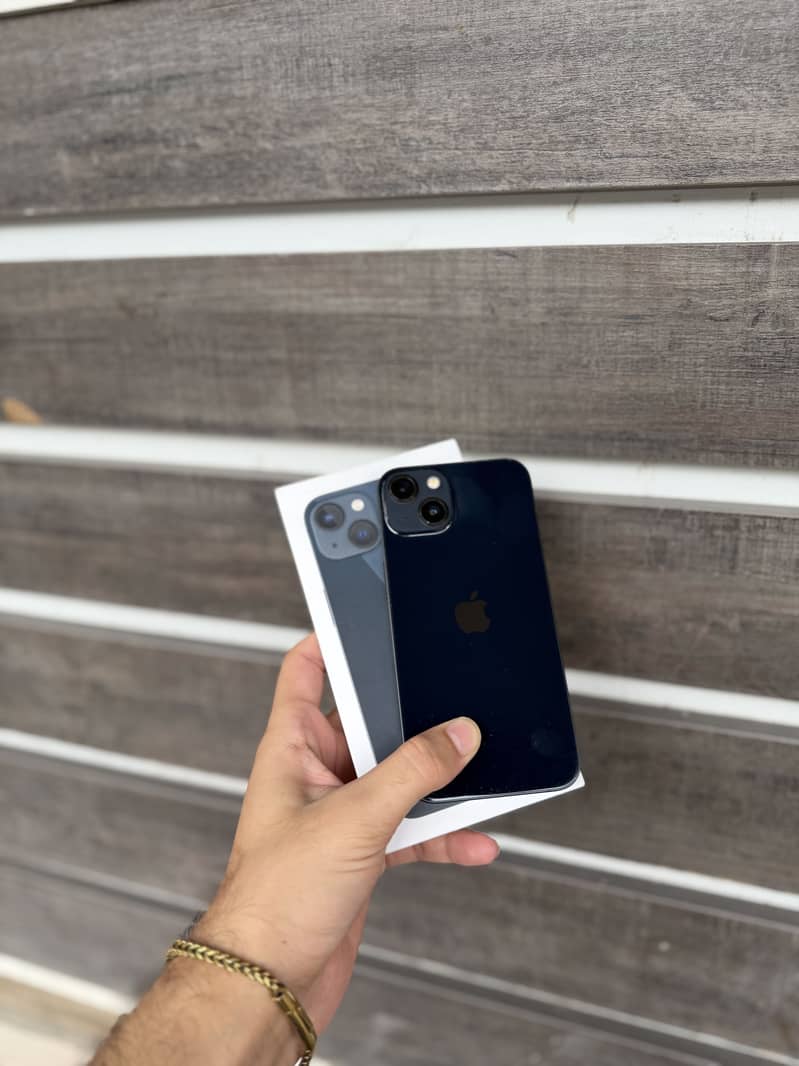 Apple iPhone 13 2