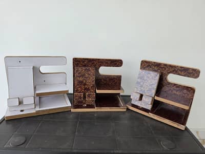 3 PEICE OF KEYS & MOBILE CHARGING STAND