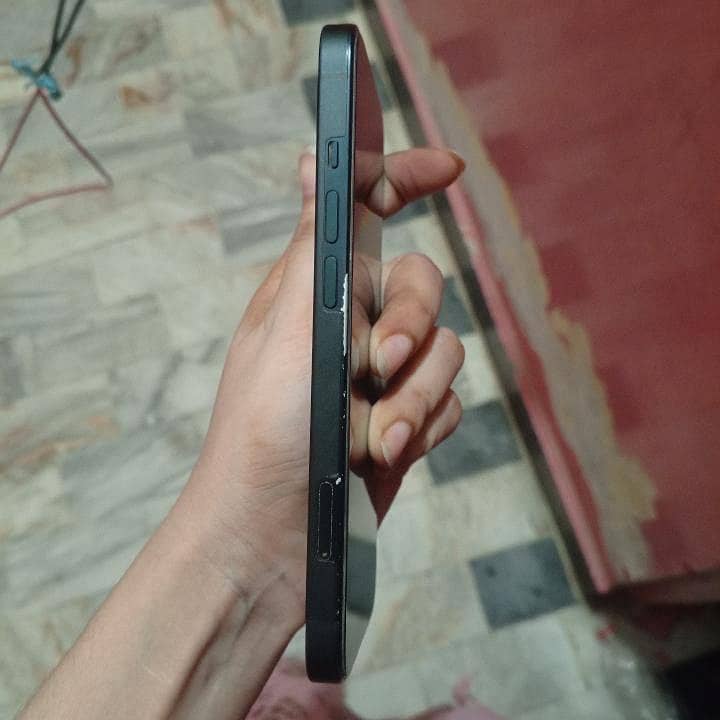 Apple iPhone 13 3